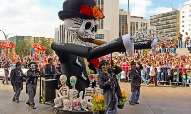 ¡Celebra el Día de Muertos en México: 4 Lugares Mágicos!