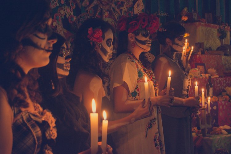 ¡Explora la magia culinaria de la tradición del Día de Muertos!