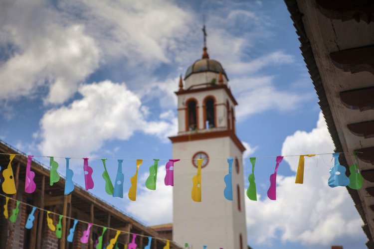 Descubre el encanto de Paracho Michoacán: La Ciudad de las Guitarras.