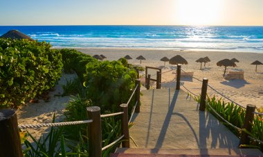 ¡Celebra el Año Nuevo en la Playa Caribeña: Revive la Tradición!