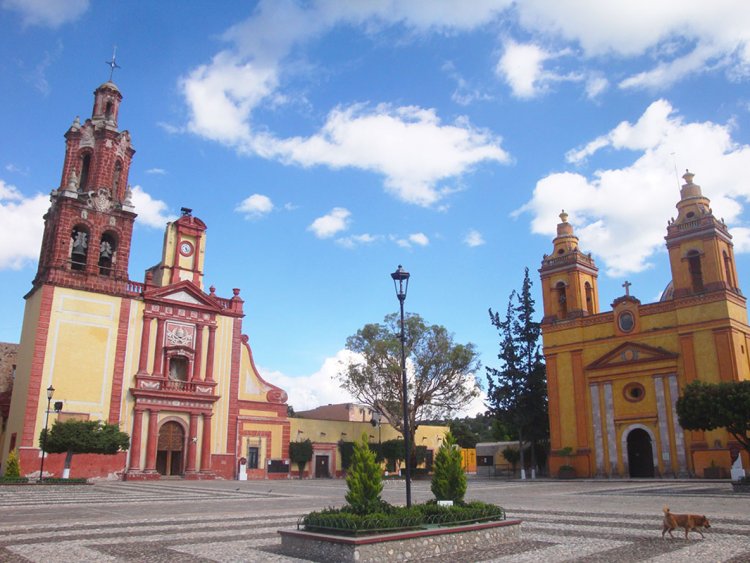 Descubre Cadereyta de Montes: Explorando Montañas y Volcanes.