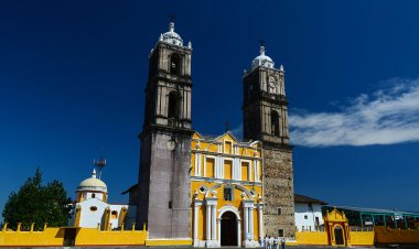 Explora las Cuevas de Tlatlauquitepec y Admira su Sierra Verde.