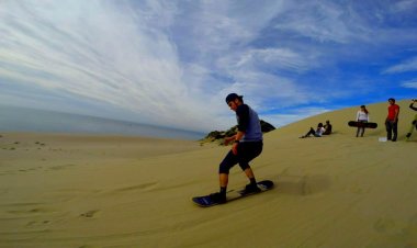 ¡Empieza tu aventura en las Dunas de San Nicolás! ¡Experimenta el Sandboarding Extremo!