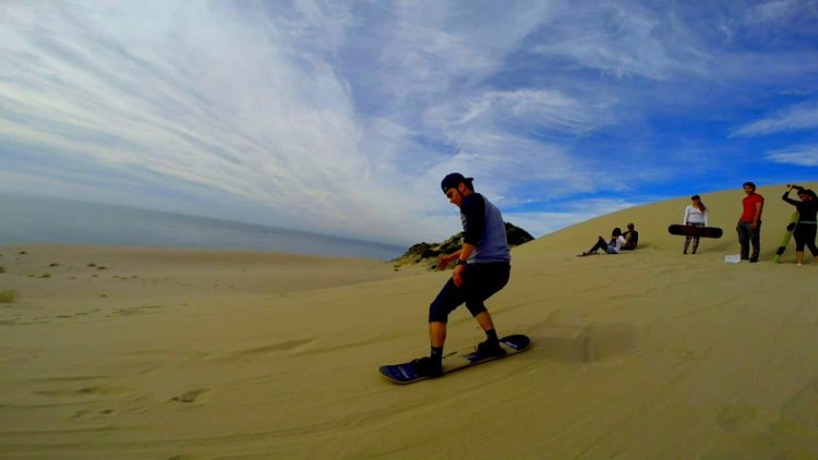 ¡Empieza tu aventura en las Dunas de San Nicolás! ¡Experimenta el Sandboarding Extremo!