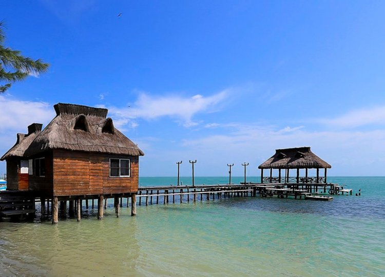 ¡Descubre la maravilla de Isla Aguada: Una villa entre el cielo y el mar!