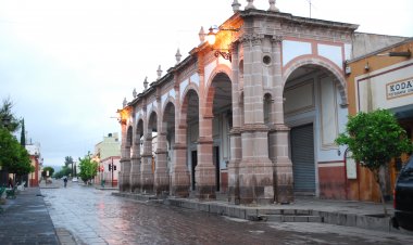 Explora Jerez de García Salinas: Paredes Recitando Poesía