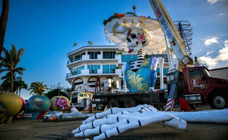 ¡¡Descubre la Catrina Más Grande del Mundo en Puerto Vallarta!!