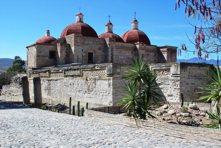 Descubre el Misterio del Valle de los Muertos en San Pablo Villa de Mitla