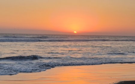 Explora la magia de la Playa LGBT+ de Michoacán.