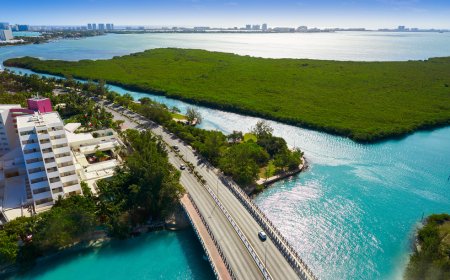 Explora los Secretos de Cancún: Navega en Kayak por la Laguna Nichupté