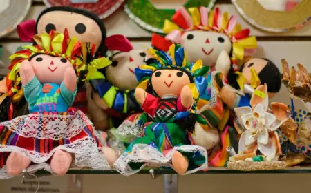 Explora el Encanto de la Muñeca Lele en la Feria del Monumento a la Revolución