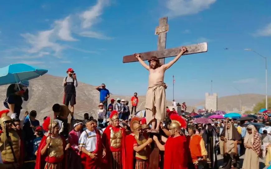 Vive la representación de la Pasión de Cristo en Tequexquitla