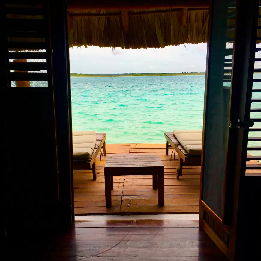 Bacalar: la laguna de los siete colores