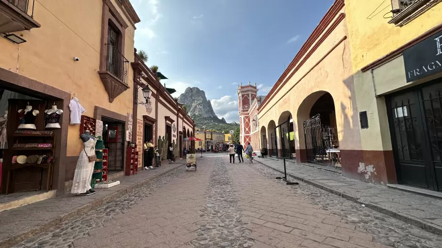 Explora la Tranquilidad de Bernal, Querétaro
