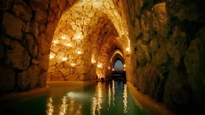 The Mayan Baths, aguas termales subterráneas en San Miguel de Allende, Guanajuato.