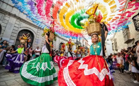 Comenzó la fiesta en Oaxaca, el convite anuncia la Guelaguetza