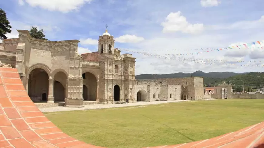 San Pedro y San Pablo Teposcolula: Mixteca