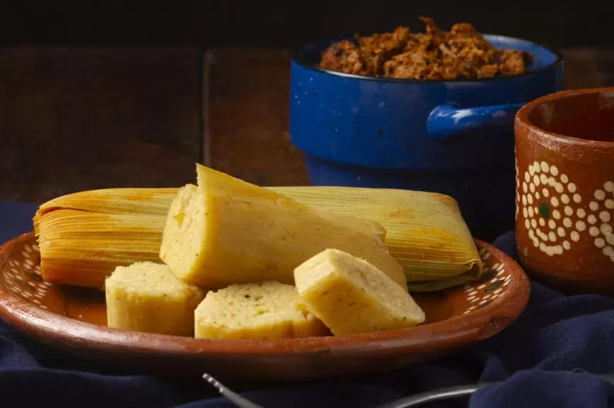 Tamales y dulce de calabaza.