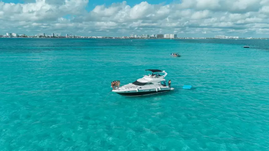 Navegando entre Cancún e Isla Mujeres: Una experiencia privada e inolvidable