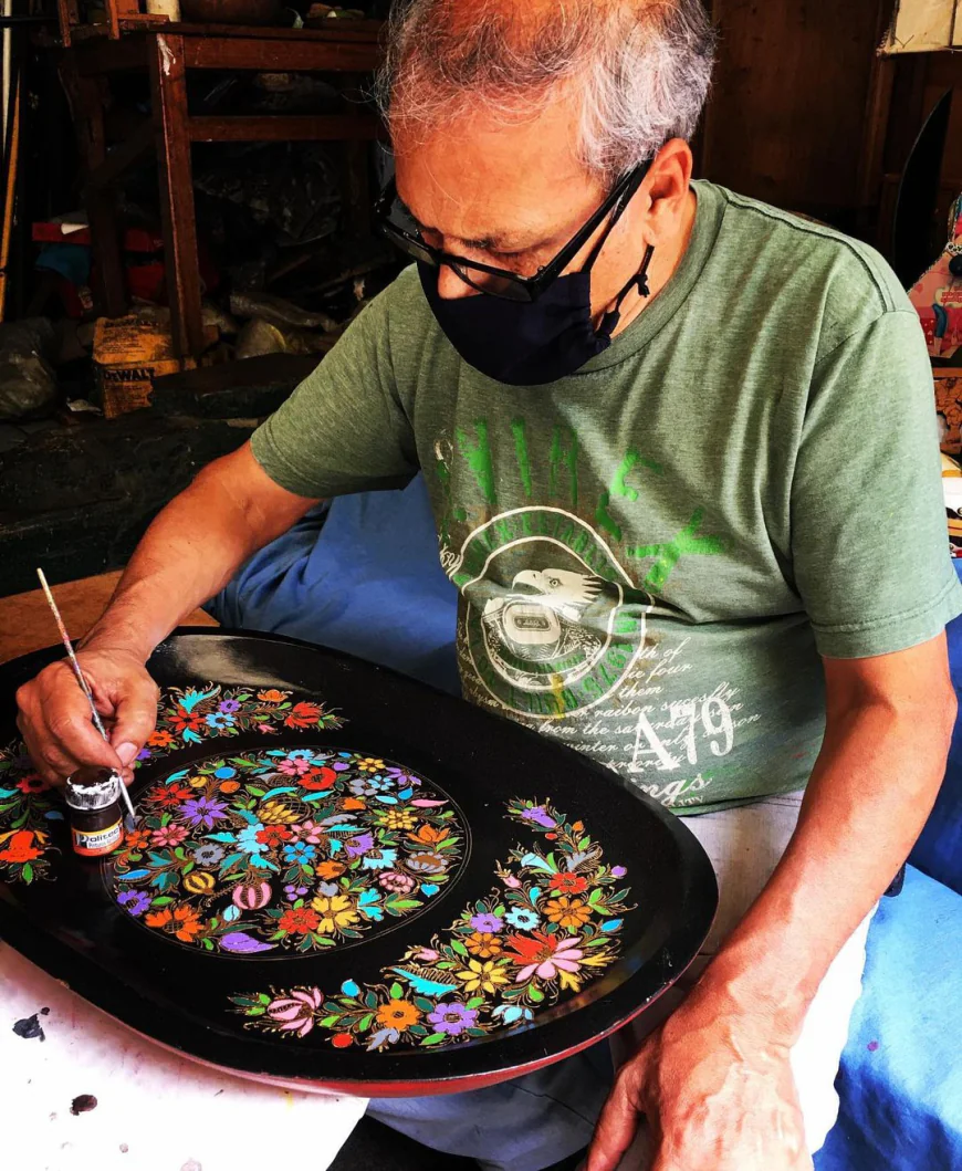 Uruapan: Maque o laca michoacana