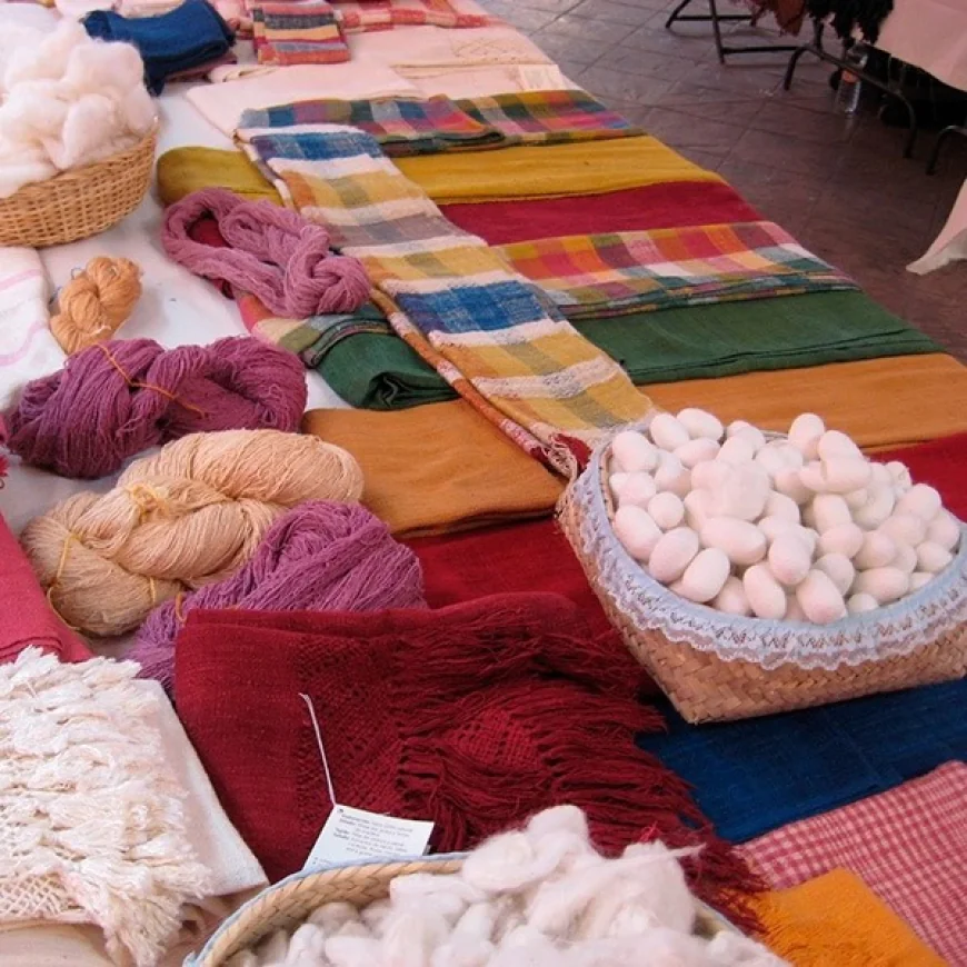 San Pedro Cajonos, Campamento de Bordado; Oaxaca.