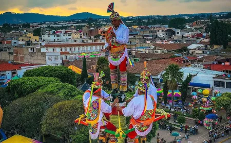 Coatepec-Harinas en el Estado de México; Fiesta de Pentecostés.