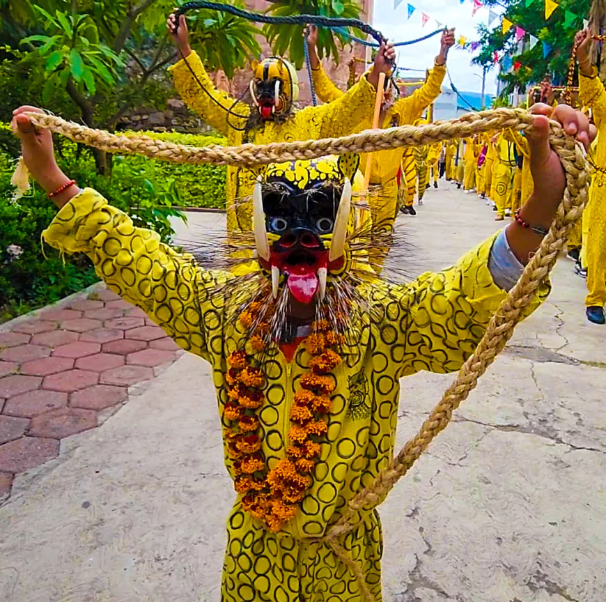 La Fiesta de los Chiles o fiesta de los masúchiles en Olinalá, Guerrero. ¡Qué fiesta!