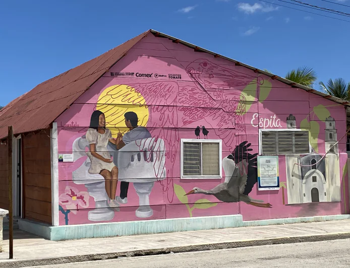 San Felipe: entre casas de madera y murales que cuentan historias
