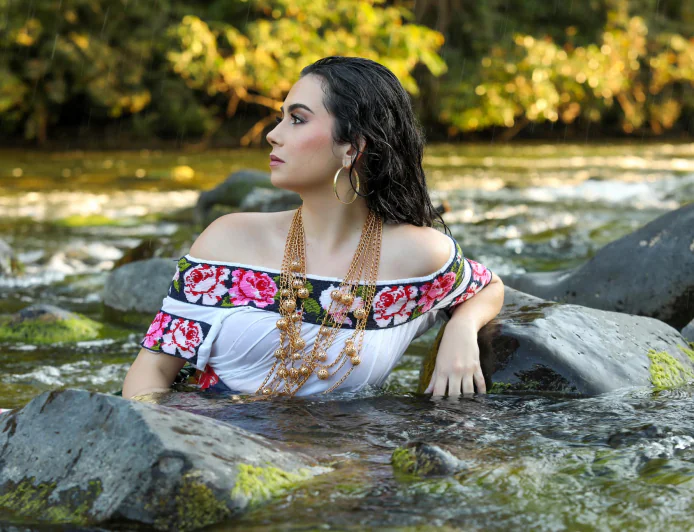 Los Azufres,  artesanía en palma, empanadas de plátano en Teapa, Tabasco.