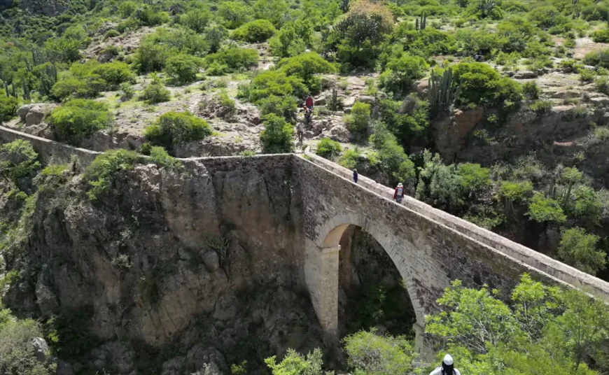 Ruta de los Arcos del Semidesierto Querétaro, formaciones arqueológicas y arquitectónicas muy antiguas.