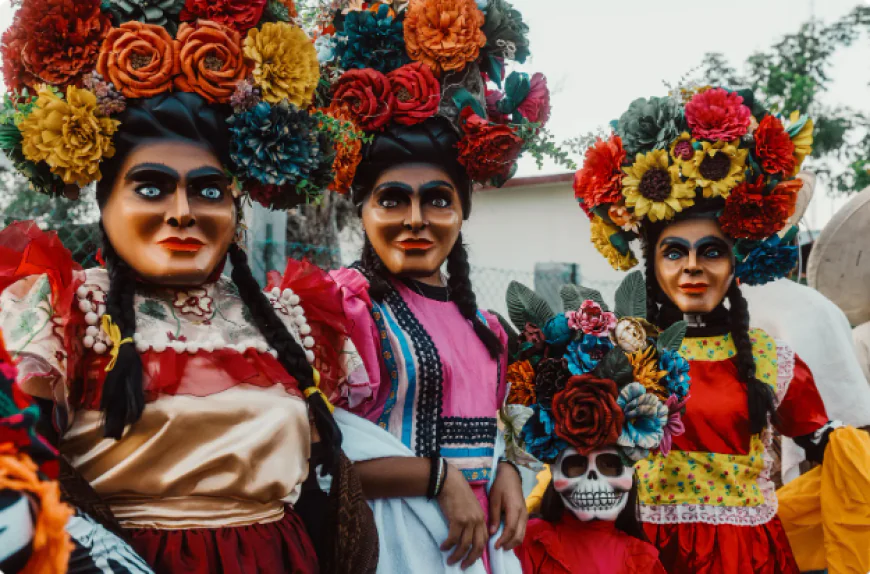 Tres destinos poco conocidos para vivir el Día de Muertos auténtico en México.