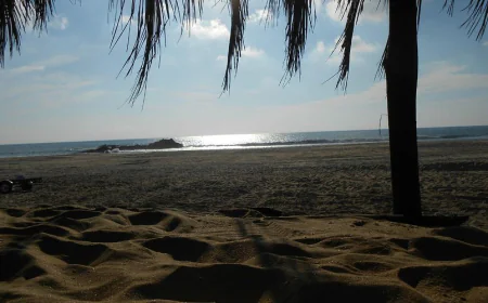 Playa La Llorona: el rincón salvaje que está conquistando al turismo joven en Michoacán.