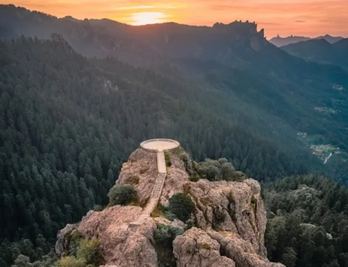 Peña del Cuervo: la cima de Mineral del Chico para viajeros jóvenes que buscan adrenalina.