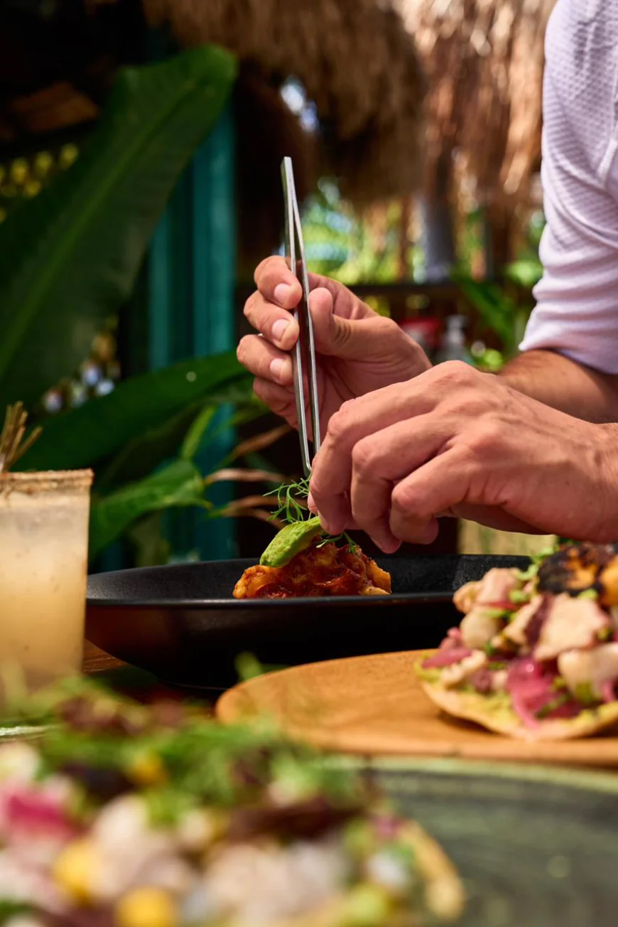 Verde Mar y Memoria: Una tarde en Kiosco Verde Marisquería (Leyenda desde 1974)