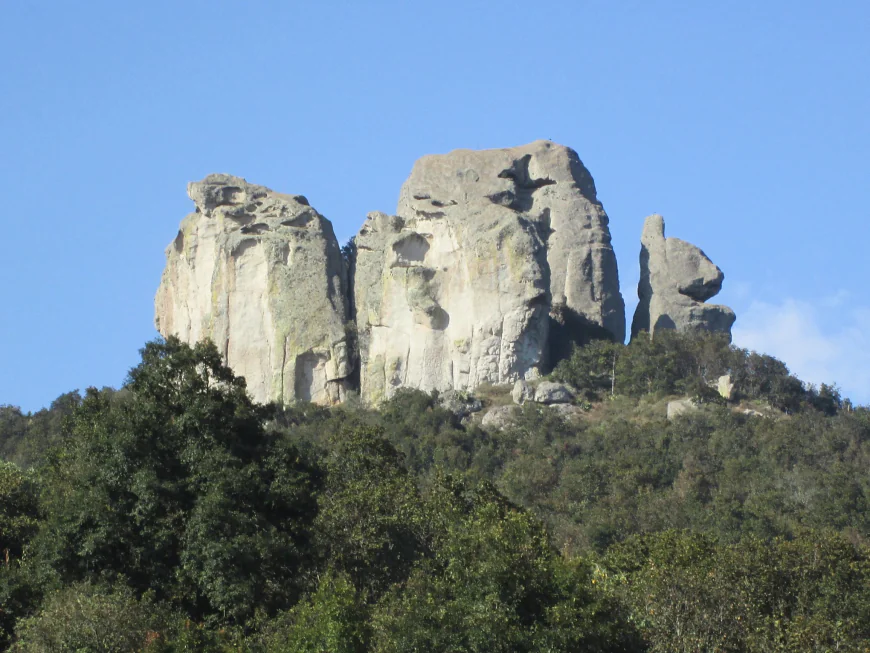 Descubre la Peña del Conejo y los Frailes en San Jerónimo, Hidalgo.