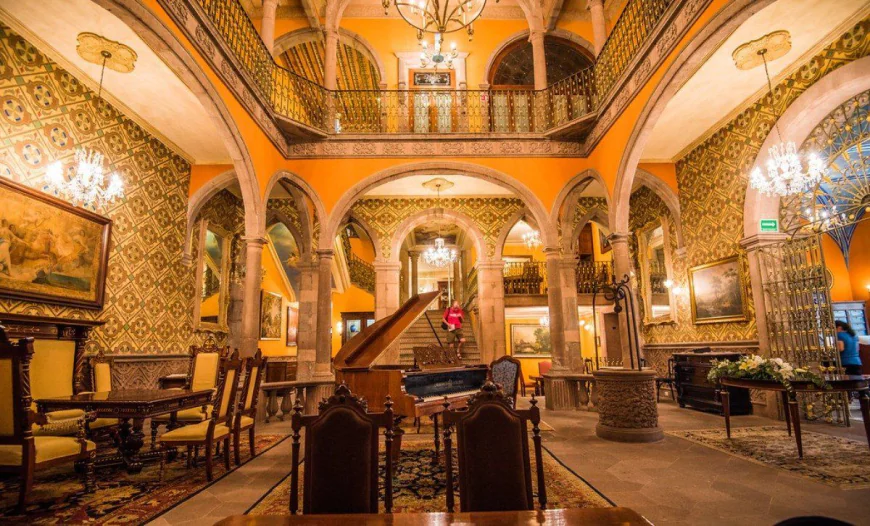 ¿Dormirías en un museo? Hospédate en el Hotel-Museo Palacio de San Agustín