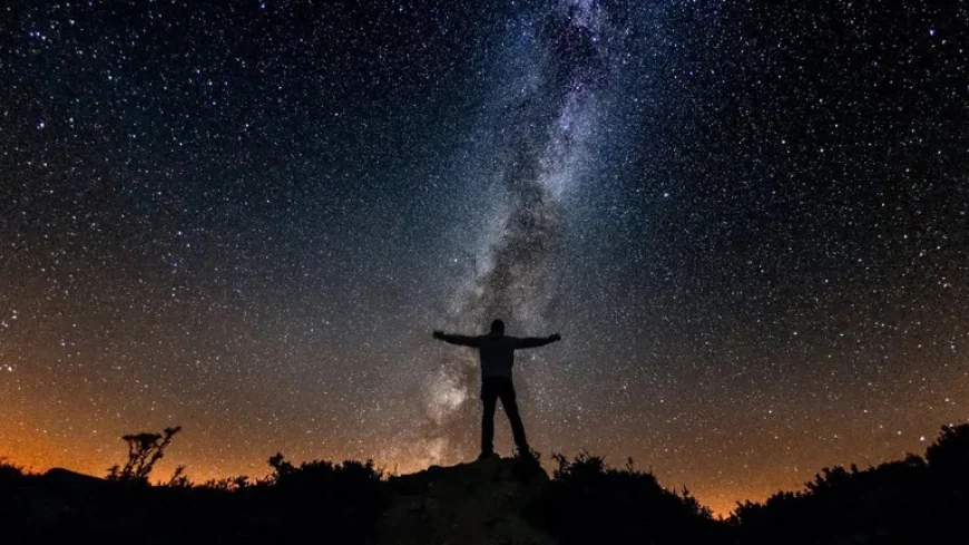 Recibir el Año Nuevo bajo las estrellas: Escapada mística y eco-turística en el desierto.