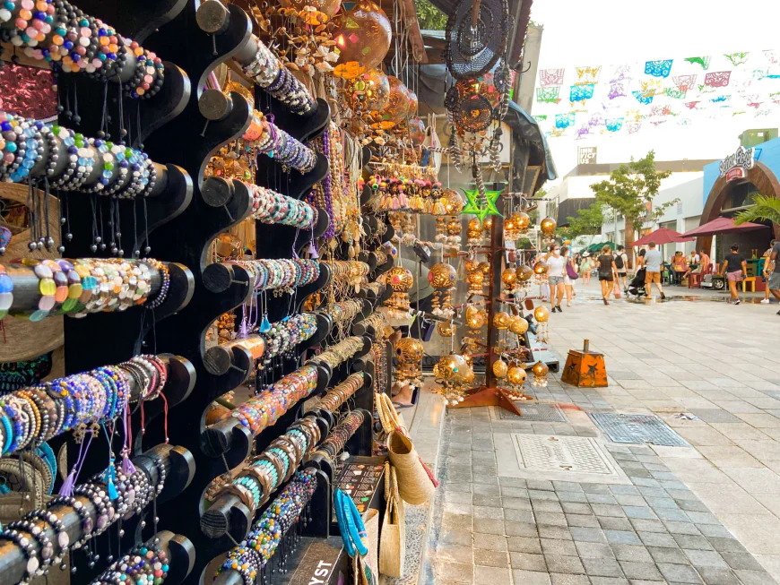La Quinta Avenida: el corazón vibrante de Playa del Carmen