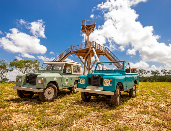 VINTAGE CAR EXPERIENCE por la Ruta Puuc y Aldeas Mayas: un viaje en el tiempo sobre ruedas