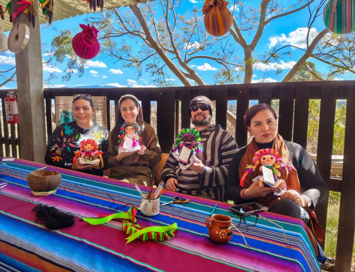 Santiago Mexquititlán, Querétaro: tradición otomí viva y la cuna de la muñeca Lele.